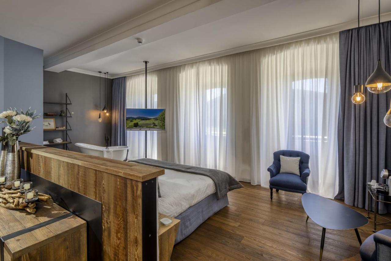 Chateau Et Golf De Taulane La Martre Εξωτερικό φωτογραφία