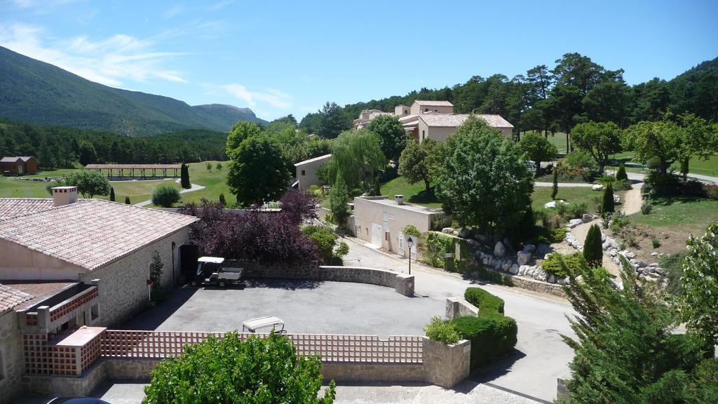 Chateau Et Golf De Taulane La Martre Εξωτερικό φωτογραφία